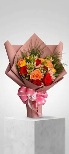BUQUÊ ROSAS VERMELHAS E ROSAS LARANJA